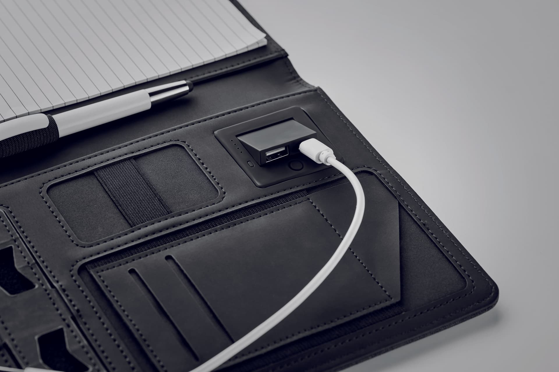 Powernoty A5 folder with power bank 5