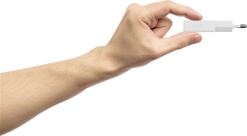 Xtorm XG2SL033 Go2 SlimLine 33W charger  3