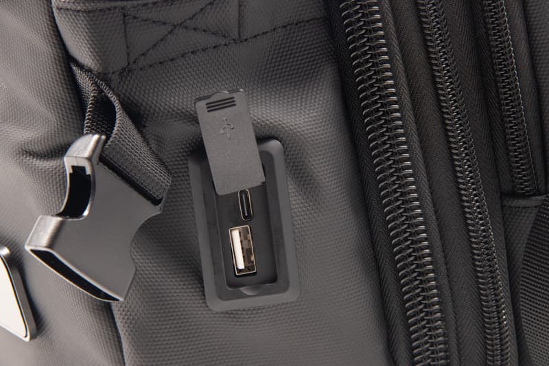 SCX.design L14 backpack with air suction system 40L 8