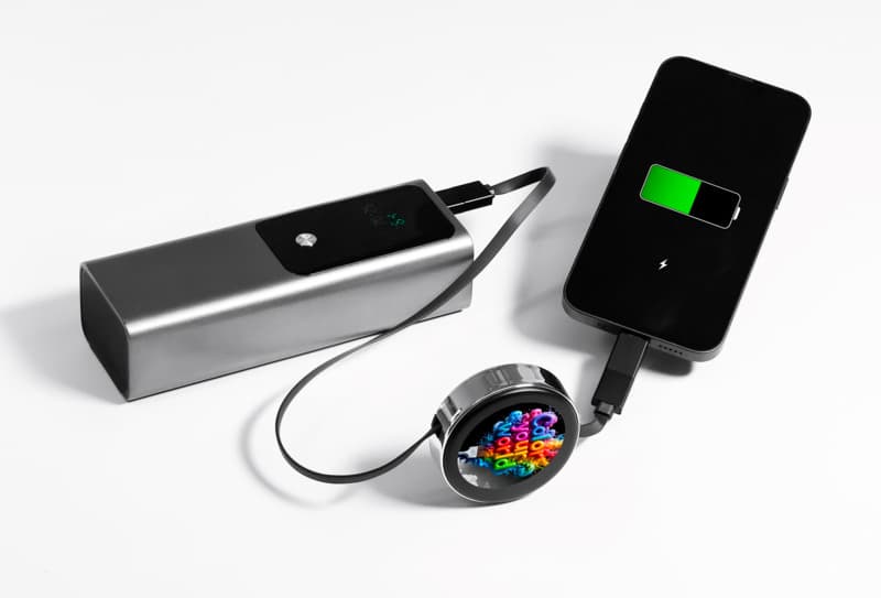 SCX.design C42 4-in-1 65W retractable cable  6