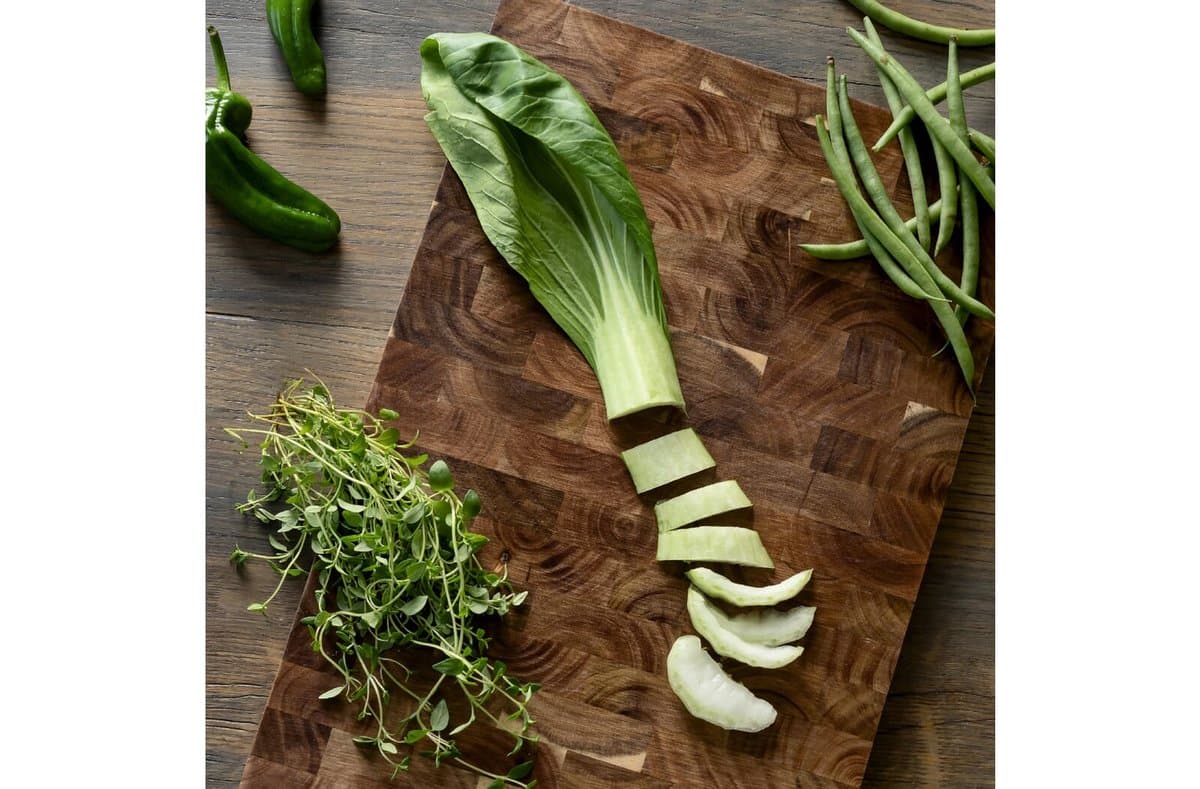 Orrefors Jernverk cutting board Acacia wood 4