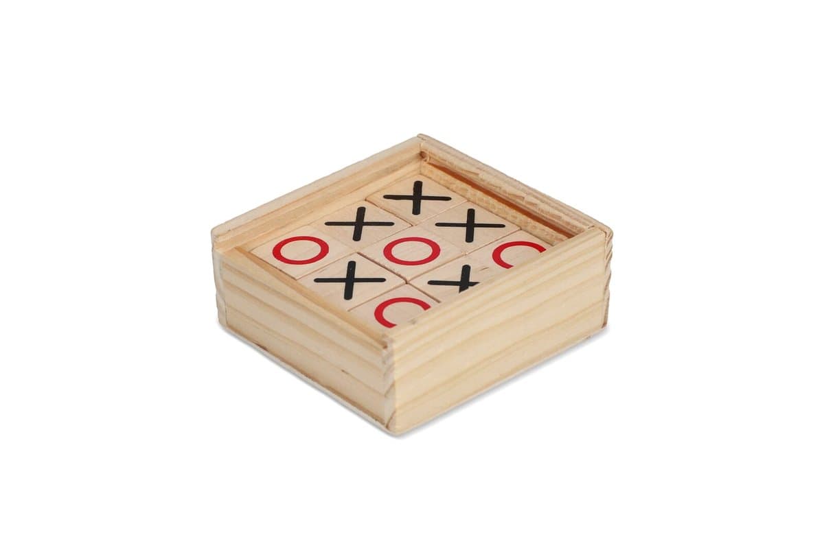 Tic Tac Toe set in wooden box 5