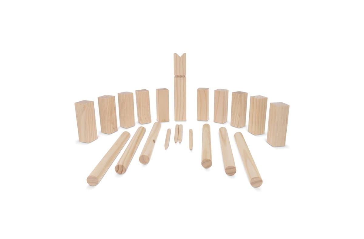 Wooden Kubb game in pouch 3