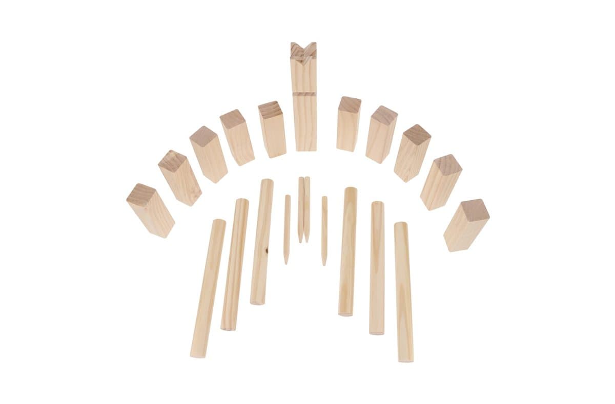 Wooden Kubb game in pouch 4