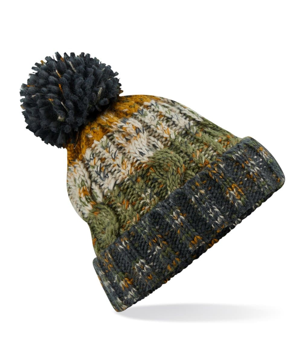 Corkscrew pom pom beanie 4