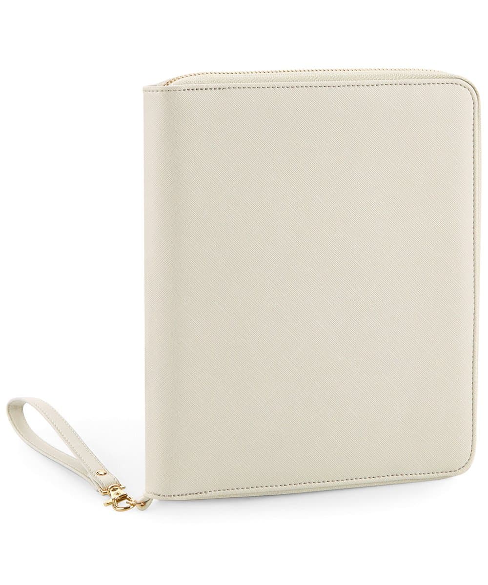 Boutique travel/tech organiser 3