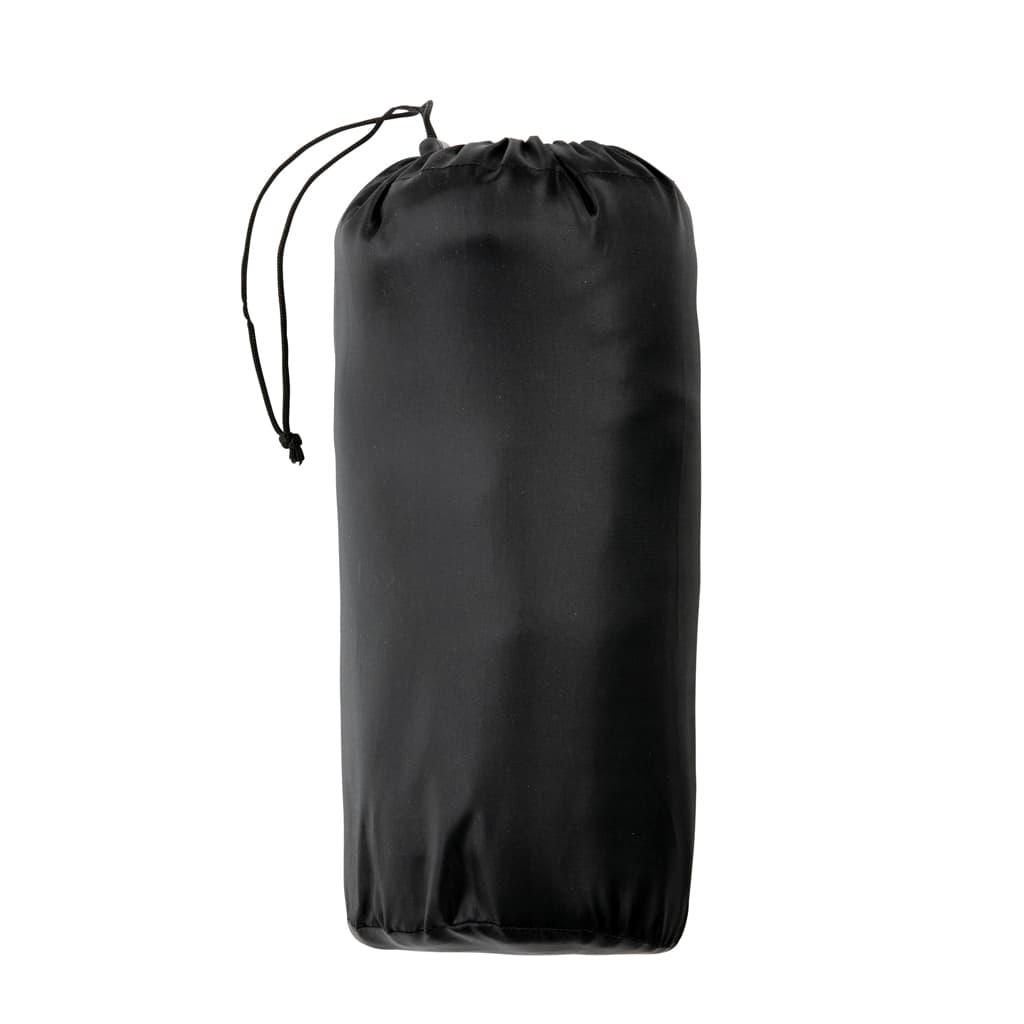 Fleece blanket in pouch 5