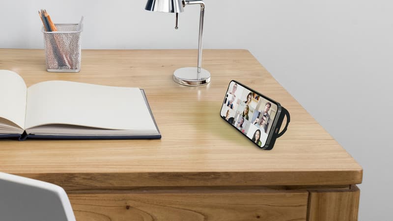 SCX.design P28 5000 mAh power bank with folding ring 3