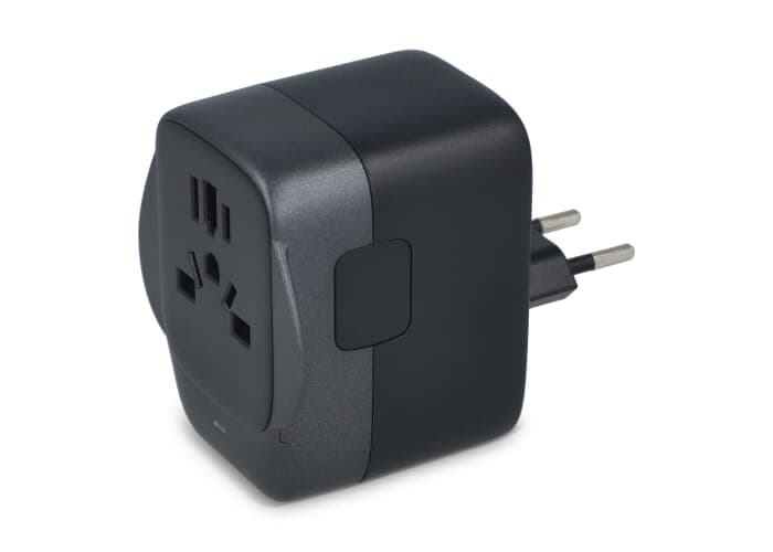PowerPro Travel Adapter Made of Recycled Plastic 2