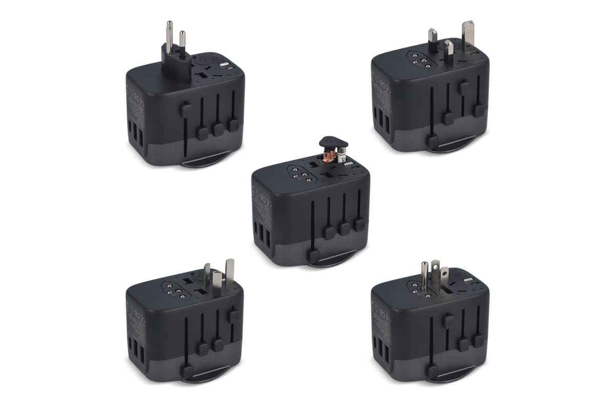 PowerPro Travel Adapter Made of Recycled Plastic 4