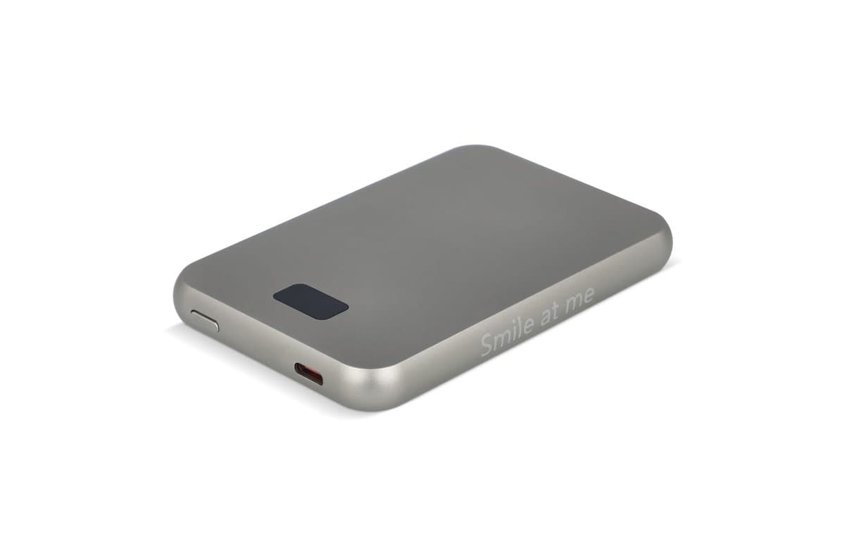 Xoopar Smile Wireless Mirror Powerbank Compatible with MagSafe 5000 mAh 3