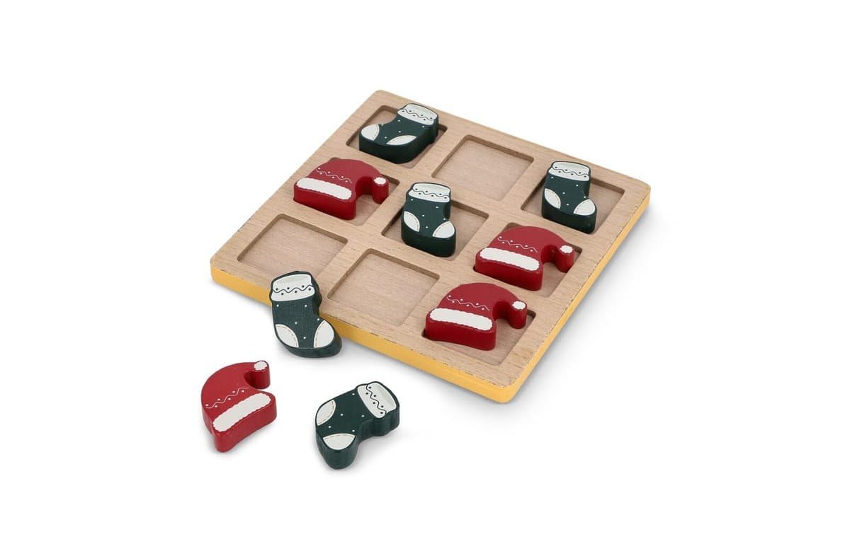 InSideOut Wooden Christmas tic tac toe 4