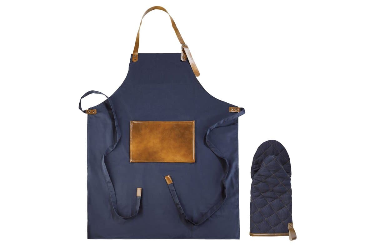 Apron and oven mitt 4