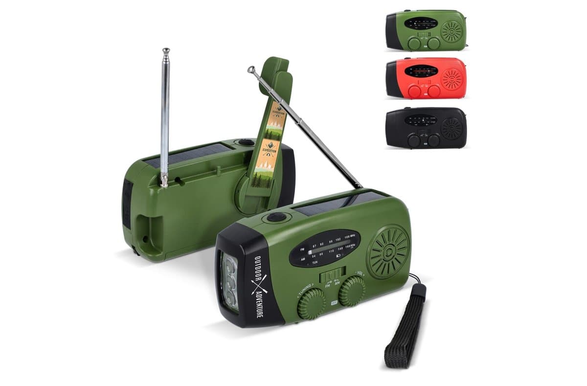 SafeSound Emergency Radio with Solar and Manual Winding 1