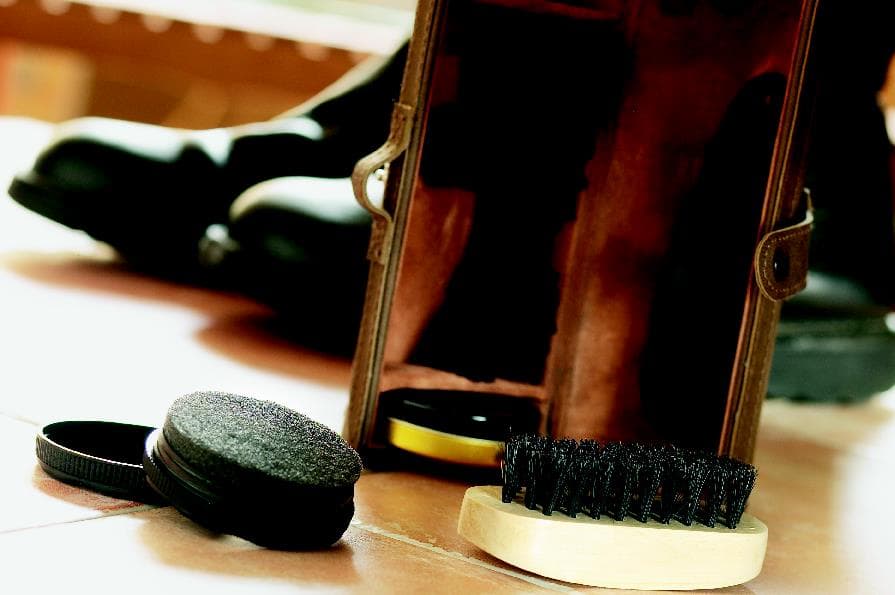 Gentleman Shoe polish kit 4