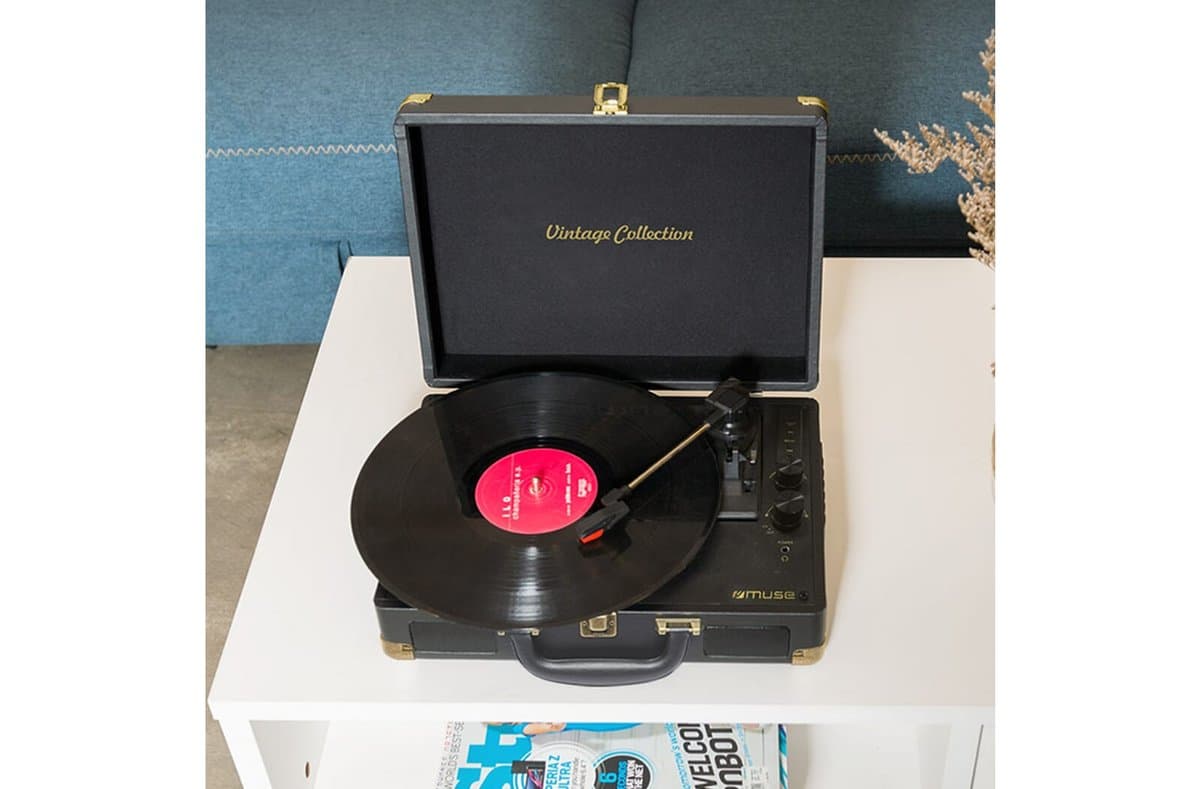 Muse MT-103 Turntable with Built-in Bluetooth Speakers 4