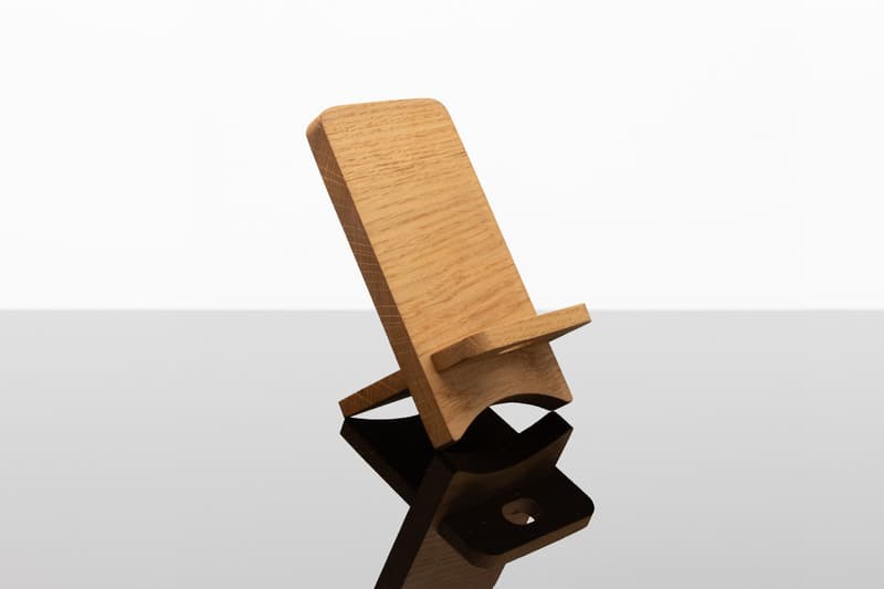 SCX.design O27 wooden phone stand 4
